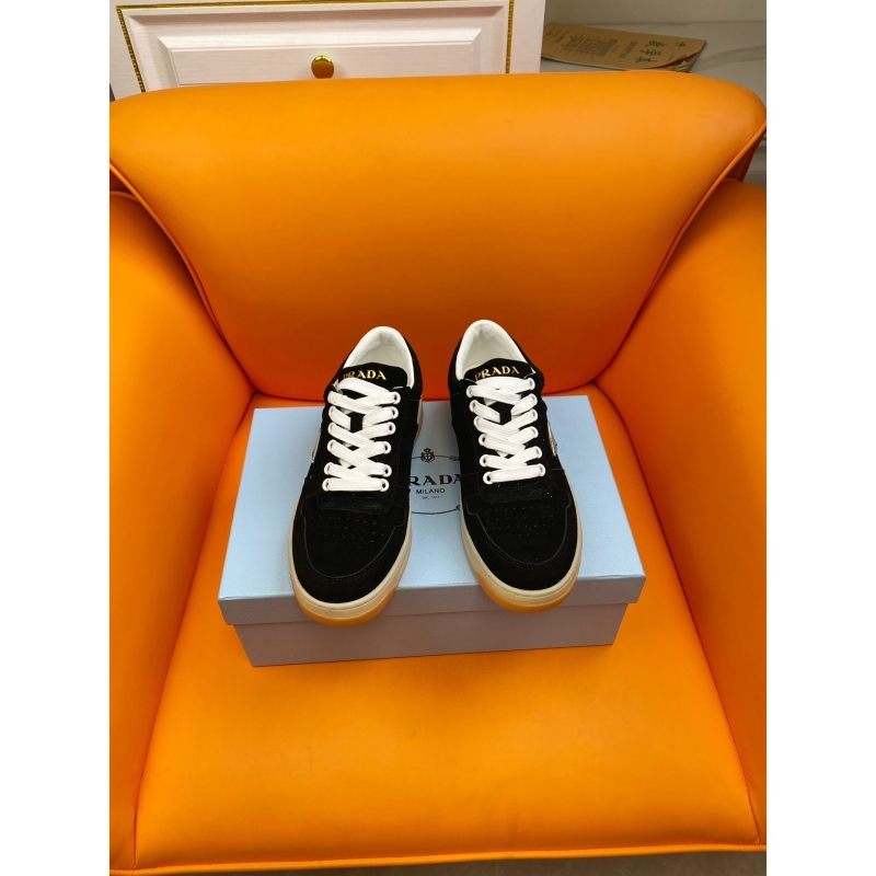 Pra*a casual shoes